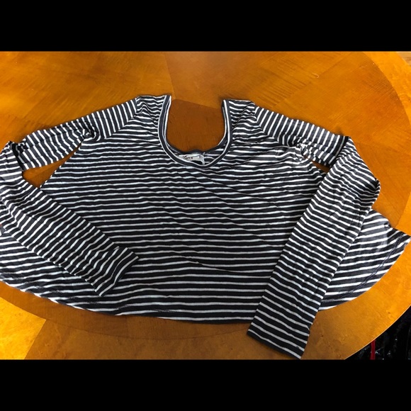 Hollister top - Picture 2 of 2